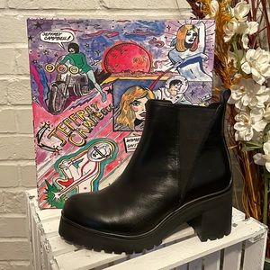 Jeffrey Campbell Chunky Lug Chelsea Boot- Black